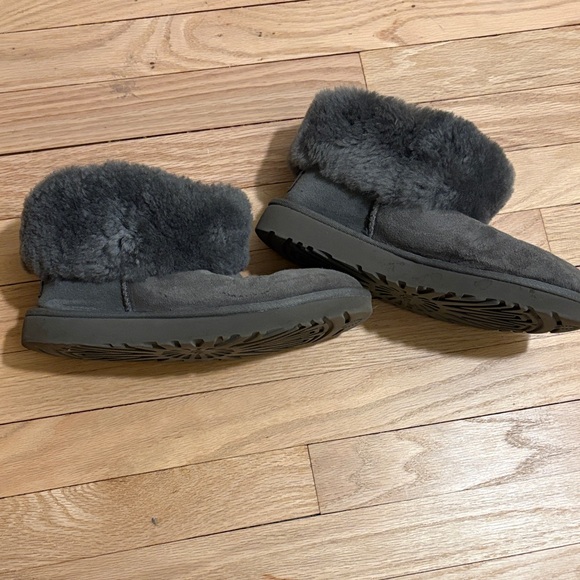 UGG Mini Fluff Ankle Boots - Picture 7 of 9